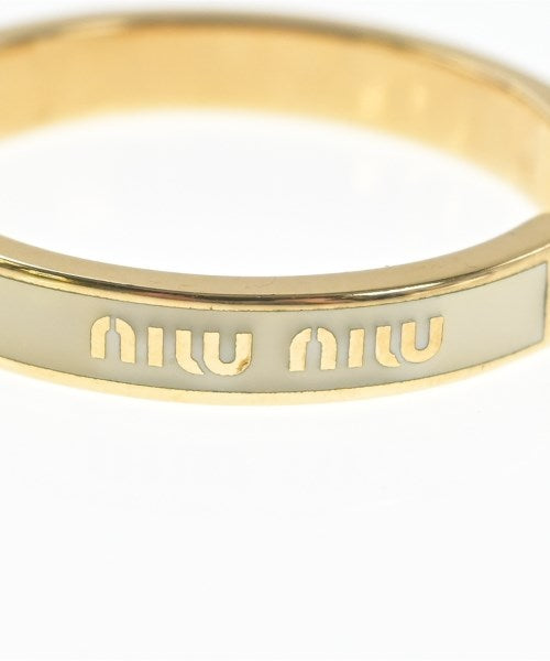 Miu Miu เจาะ