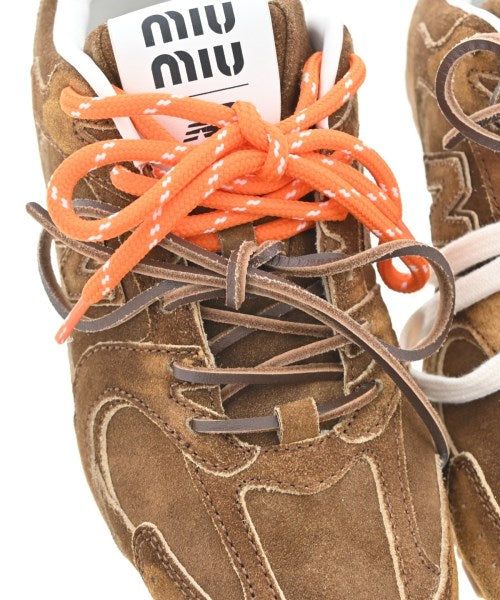 Miu Miu รองเท้าผ้าใบ