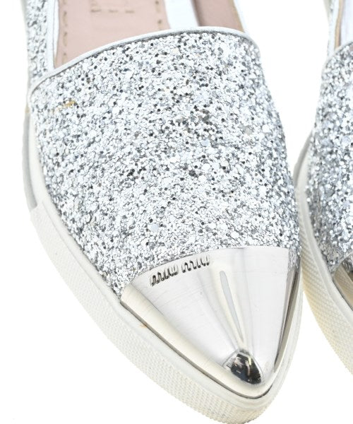 Miu Miu รองเท้าผ้าใบ