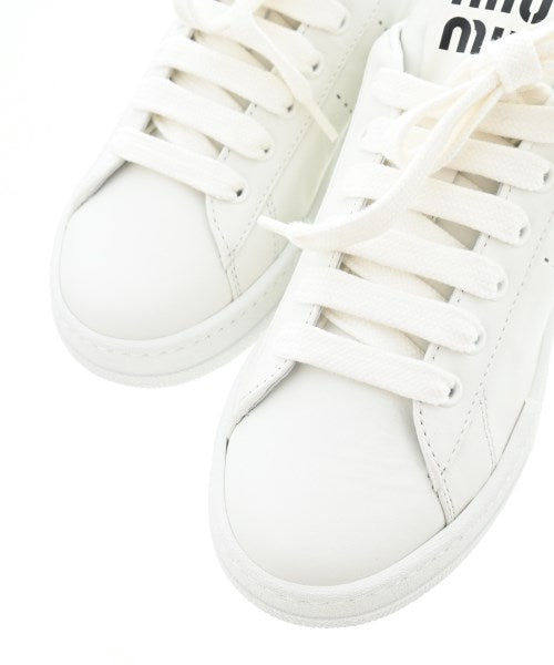 Miu Miu รองเท้าผ้าใบ