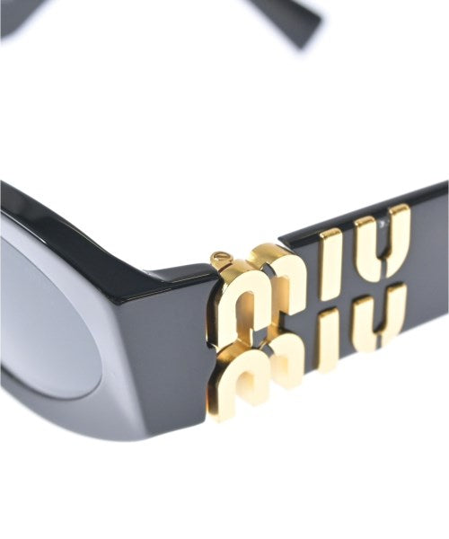 Miu Miu แว่นกันแดด