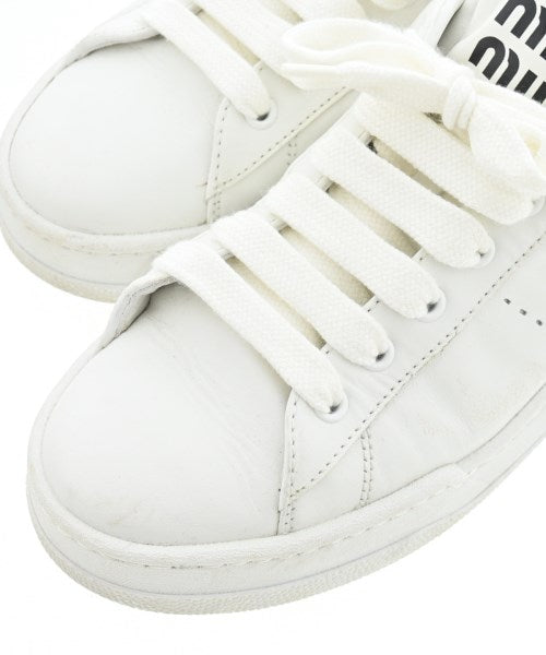 Miu Miu รองเท้าผ้าใบ
