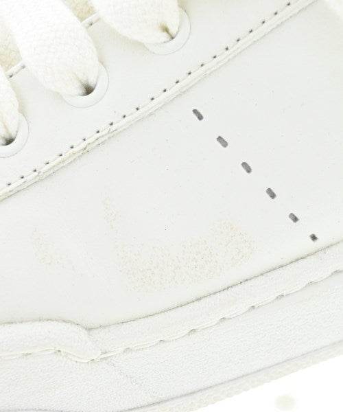 Miu Miu รองเท้าผ้าใบ