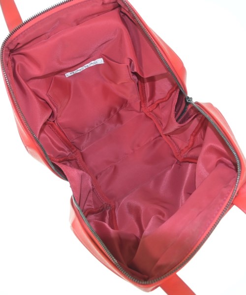 PLEATS PLEASE กระเป๋าถือ