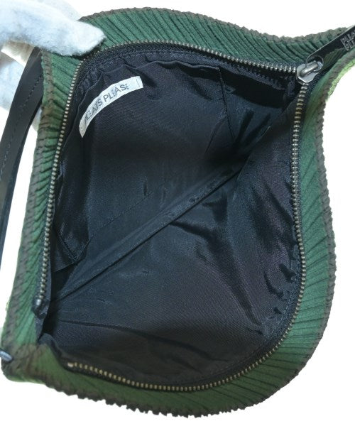 PLEATS PLEASE คลัตช์