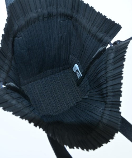 PLEATS PLEASE กระเป๋าถือ