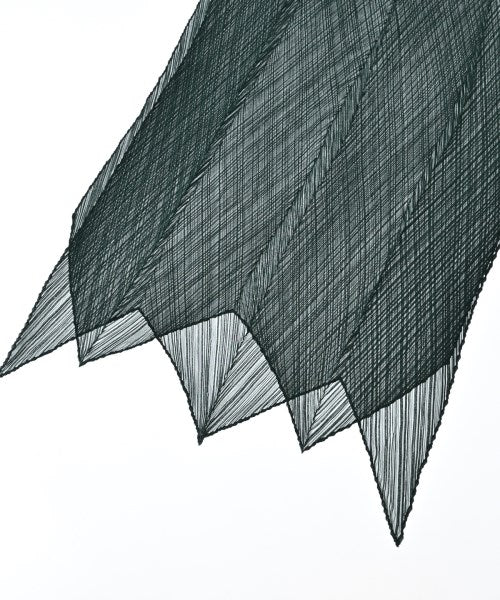 PLEATS PLEASE ผ้าคลุมไหล่