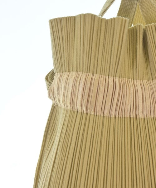 PLEATS PLEASE เป้สะพายหลัง