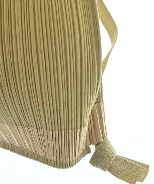 PLEATS PLEASE เป้สะพายหลัง