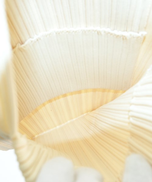 PLEATS PLEASE กระเป๋าถือขนาดใหญ่