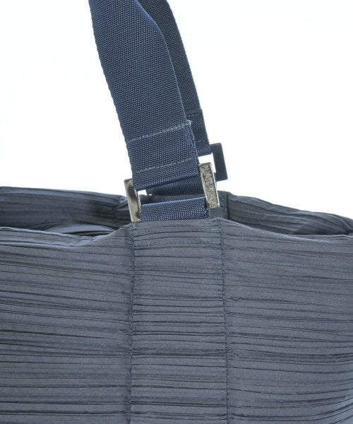 PLEATS PLEASE กระเป๋าถือ