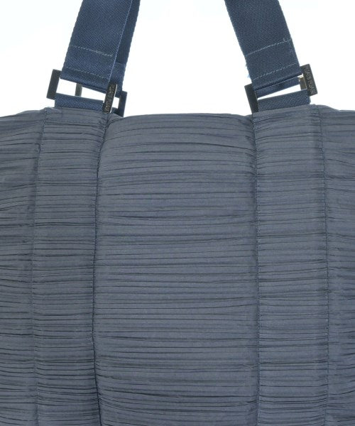 PLEATS PLEASE กระเป๋าถือ
