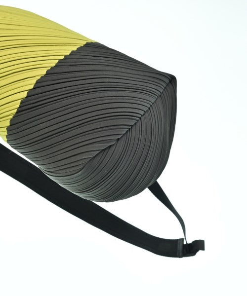 PLEATS PLEASE กระเป๋าสะพาย