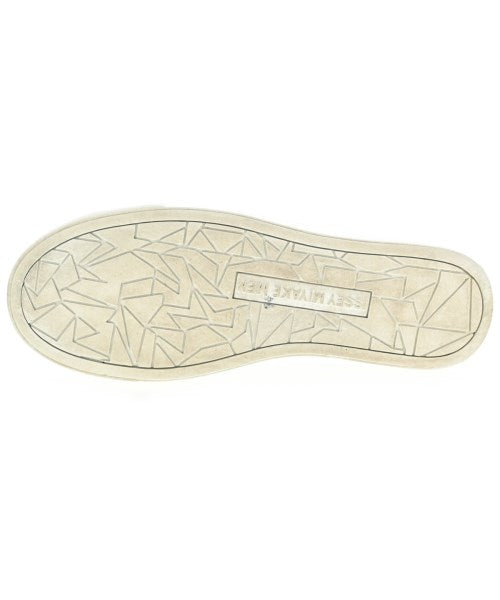 ISSEY MIYAKE MEN รองเท้าผ้าใบ