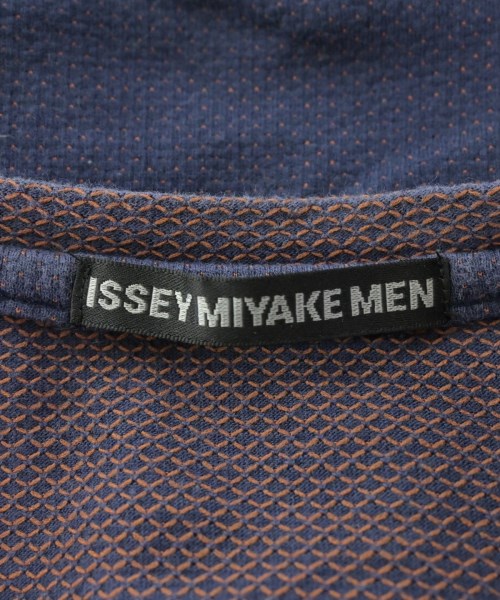 ISSEY MIYAKE MEN เสื้อยืด/เสื้อท็อปส์