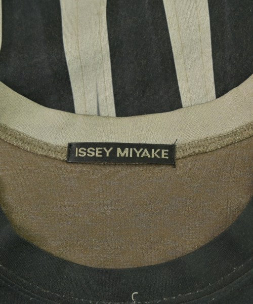 ISSEY MIYAKE เสื้อยืด/เสื้อท็อปส์