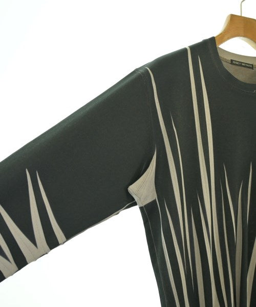 ISSEY MIYAKE เสื้อยืด/เสื้อท็อปส์