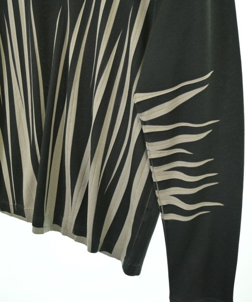 ISSEY MIYAKE เสื้อยืด/เสื้อท็อปส์