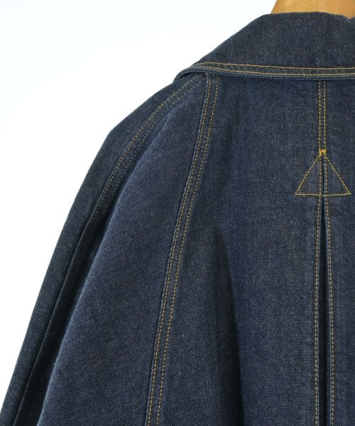 ALAIA เสื้อกันฝน