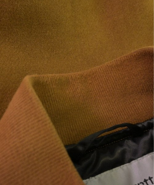 Carhartt แจ็คเก็ตสนามกีฬา