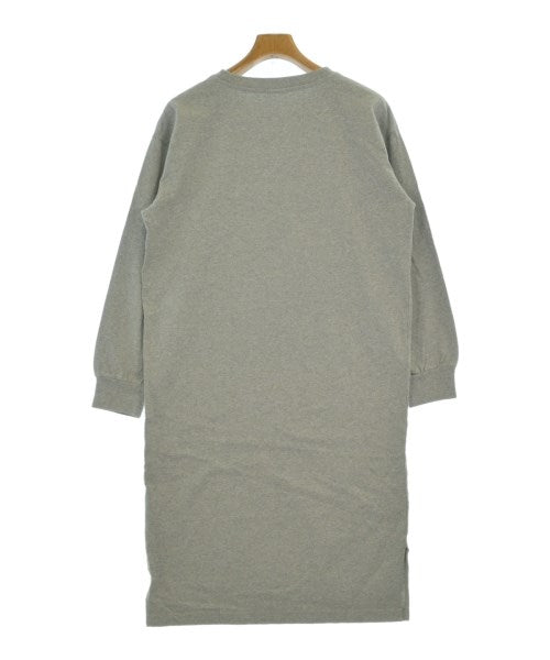 CHAMPION ชุดเดรส