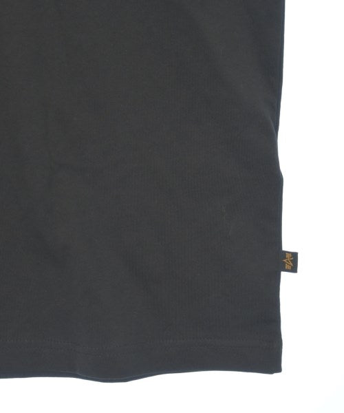 ALPHA เสื้อยืด/เสื้อท็อปส์