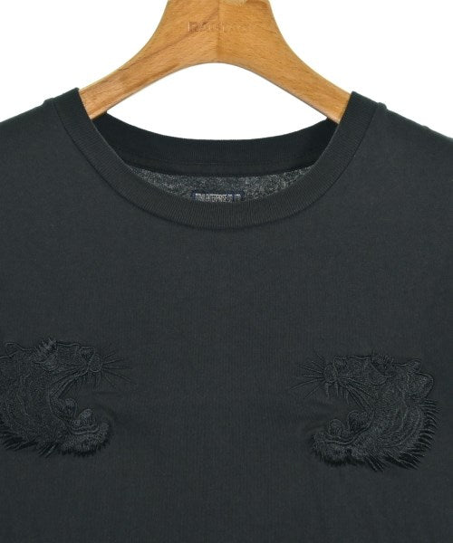 Toyo Enterprise เสื้อยืด/เสื้อท็อปส์