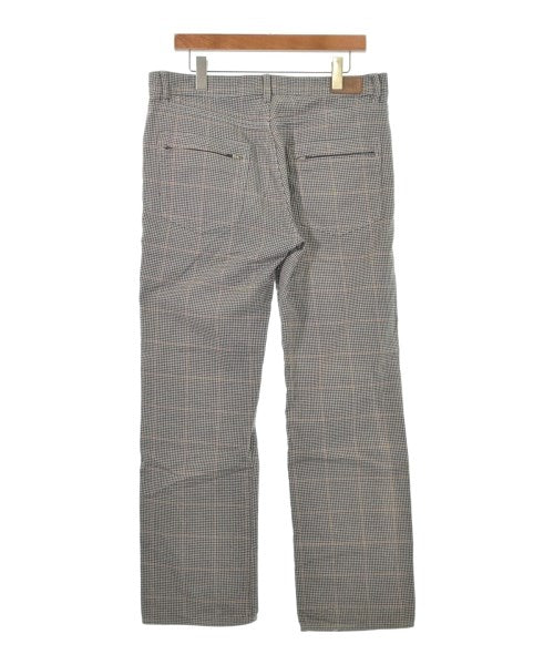 STUSSY ชิโน่