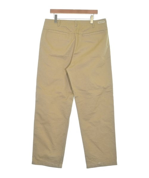 STUSSY ชิโน่