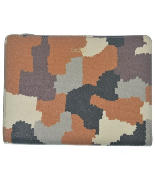 UNDER COVER คลัตช์