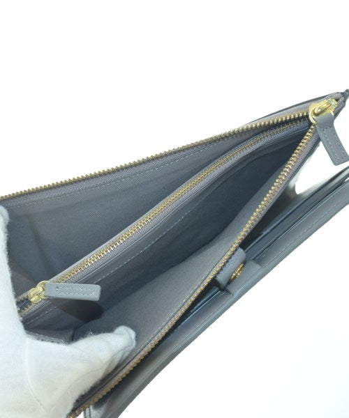 UNDER COVER คลัตช์