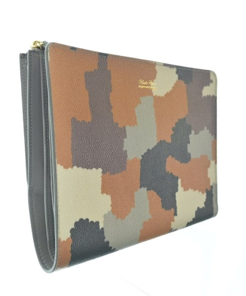 UNDER COVER คลัตช์