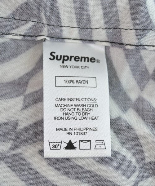 Supreme เสื้อลำลอง