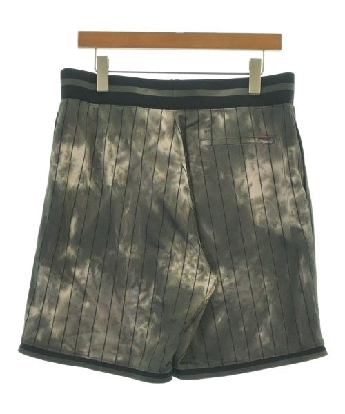 Supreme กางเกงขาสั้น