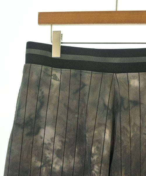 Supreme กางเกงขาสั้น