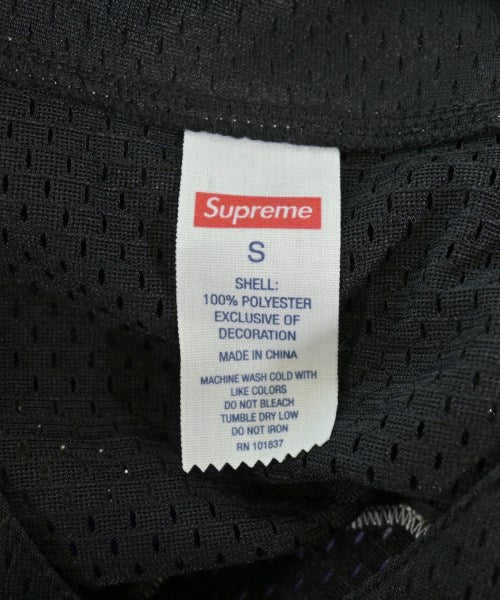 Supreme เสื้อลำลอง