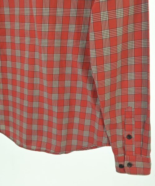 Supreme เสื้อลำลอง