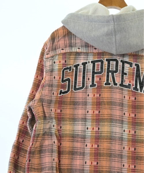 Supreme เสื้อลำลอง