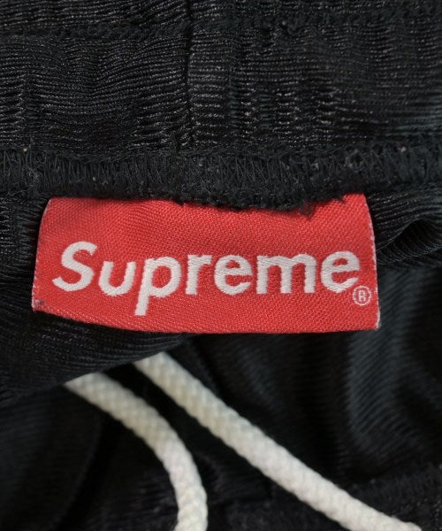 Supreme กางเกงขาสั้น