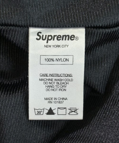 Supreme กางเกงขาสั้น