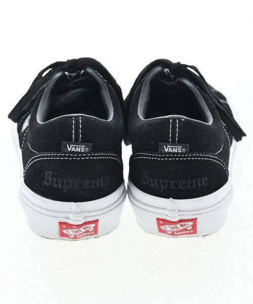 Supreme รองเท้าผ้าใบ