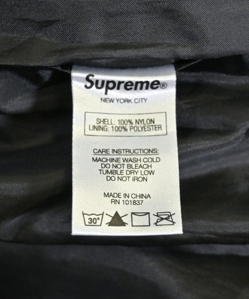 Supreme เสื้อพาร์กาภูเขา
