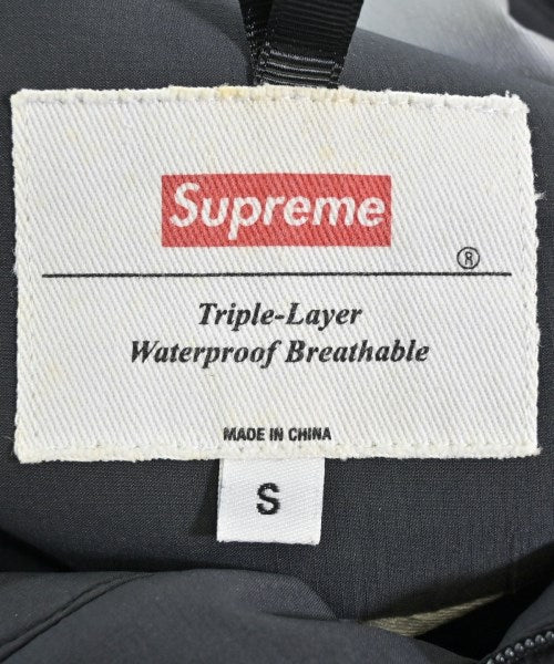 Supreme เสื้อพาร์กาภูเขา