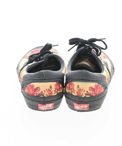 Supreme รองเท้าผ้าใบ