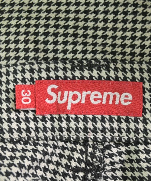Supreme กางเกงขาสั้น