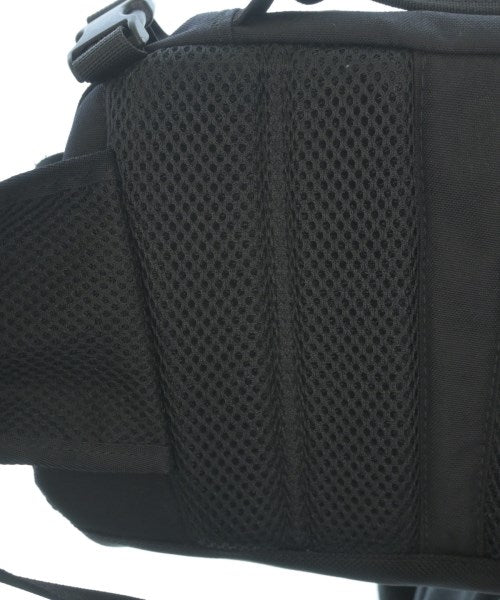 Supreme กระเป๋าสะพาย