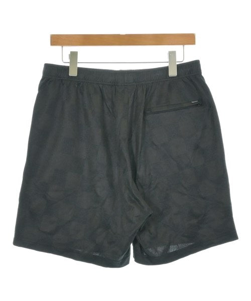 Supreme กางเกงขาสั้น