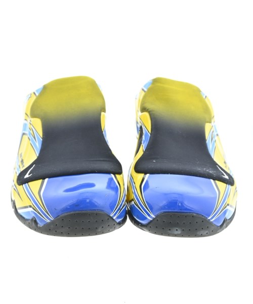 Supreme รองเท้าผ้าใบ