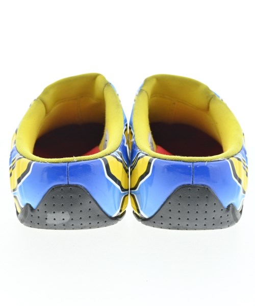 Supreme รองเท้าผ้าใบ