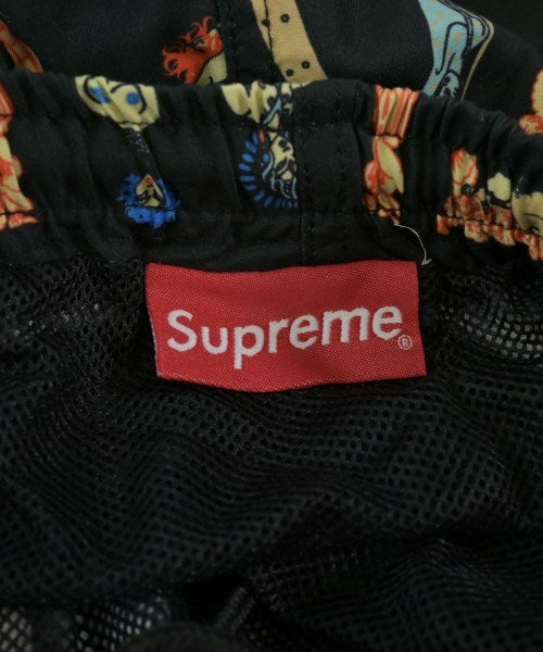 Supreme กางเกงขาสั้น